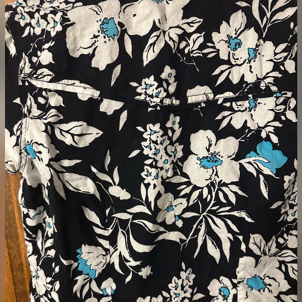 Oleg Cassini Weekend Floral Button Down Blouse Medium Black Blue Cotton - Picture 9 of 12